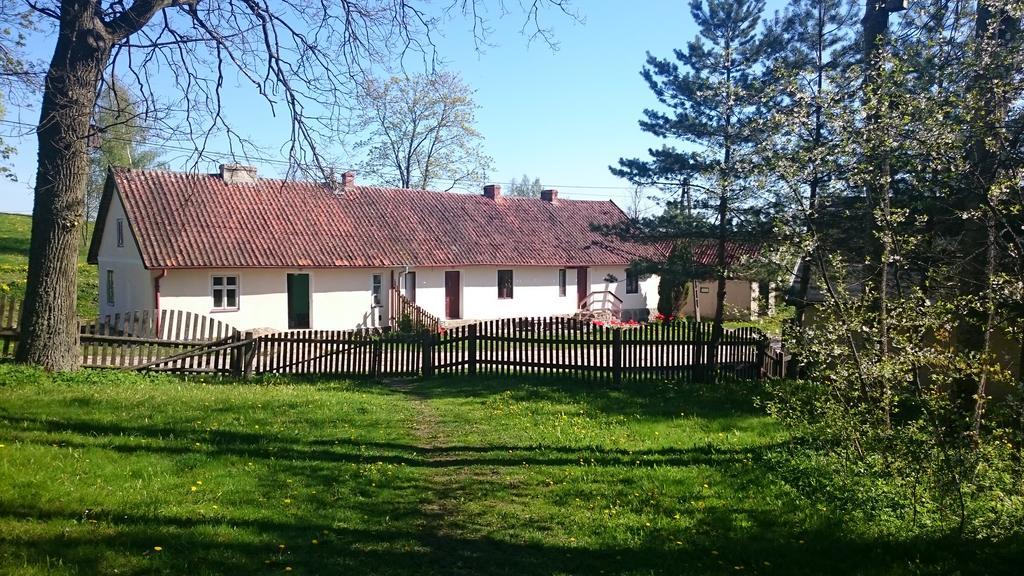 Dworek Szarki Экстерьер фото