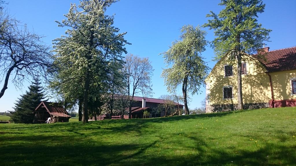 Dworek Szarki Экстерьер фото