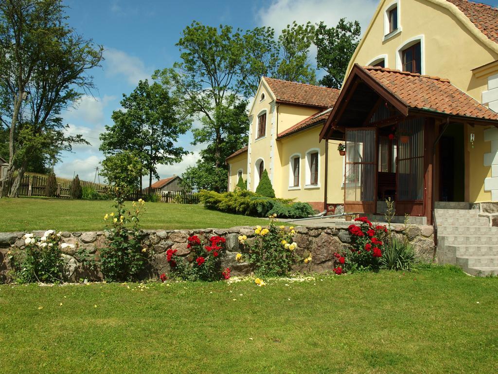 Dworek Szarki Экстерьер фото