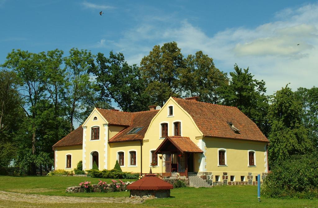 Dworek Szarki Экстерьер фото