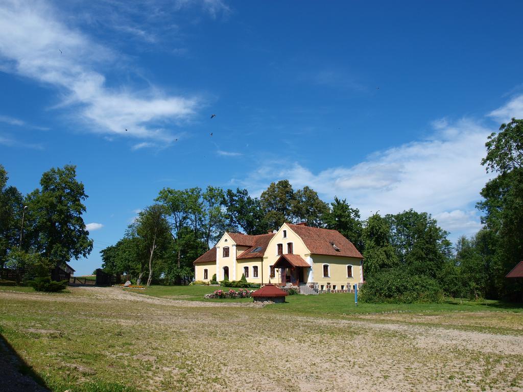 Dworek Szarki Экстерьер фото