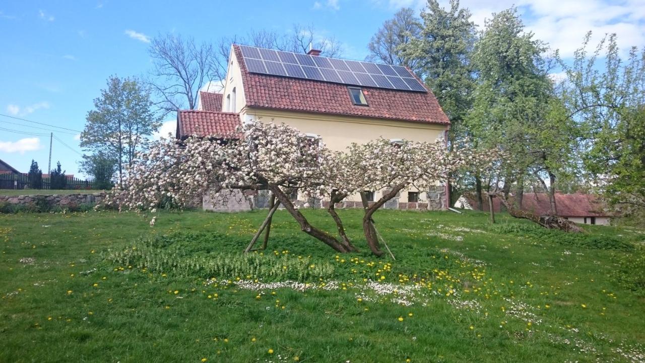 Dworek Szarki Экстерьер фото